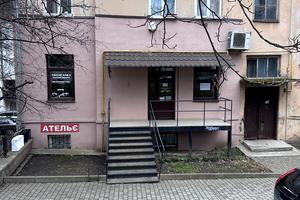 комерційна за адресою Дністровська вул., 18а