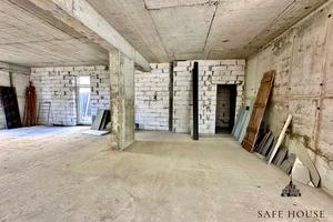 комерційна за адресою Ревуцького вул., 35а