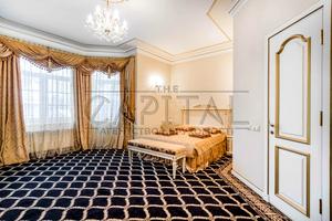 комерційна за адресою Патріарха Володимира Романюка вул. (Жовтнева), 2Б