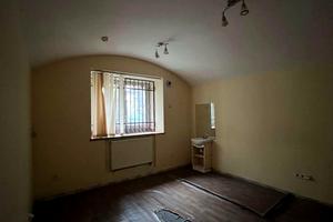 комерційна за адресою Степана Бандери вул. (), 5а