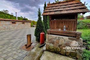комерційна за адресою Центральна, 10
