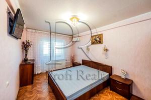 квартира за адресою Академіка Булаховського вул., 28-Б