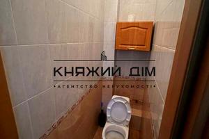 комерційна за адресою Володимирська вул., 11