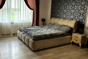 квартира за адресою Світанкова вул., 14
