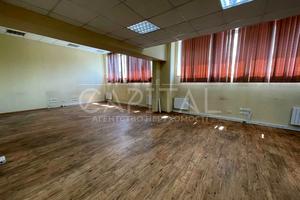 комерційна за адресою Бориспільська вул., 19Б