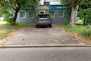 комерційна за адресою Вишгородська вул., 38