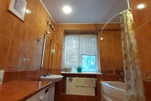 квартира за адресою Толстого Льва, 12