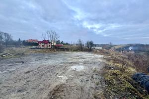 участок по адресу Центральна