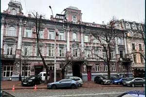 комерційна за адресою Володимирська вул., 45