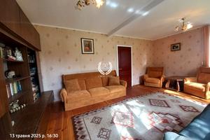 будинок за адресою Лугова