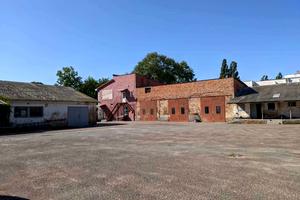 комерційна за адресою Миру просп., 243-А
