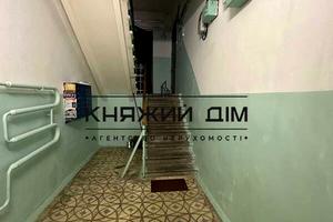 комерційна за адресою Бульварно-Кудрявська вул. (Воровського), 8-А