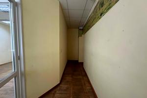 комерційна за адресою Кловський узвіз, 18