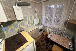 квартира за адресою Довженка вул., 5