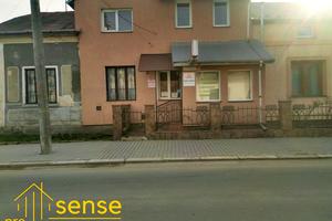 комерційна за адресою Гната Хоткевича вул., 10