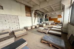 комерційна за адресою Базавлуцька вул., 107