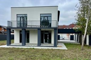 будинок за адресою Центральна вул., 44в