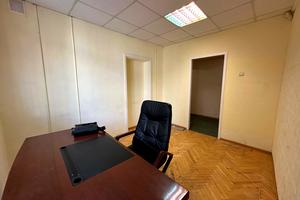 комерційна за адресою Кловський узвіз, 18