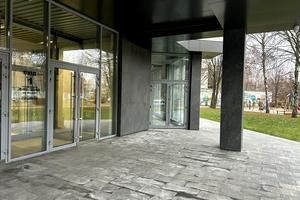 комерційна за адресою Пилипа Орлика просп. (Ілліча), 16