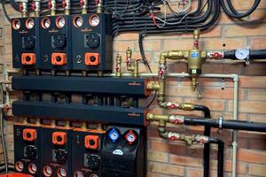 комерційна за адресою Київ, 1-ша Газопровідна вул., 2