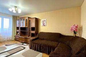 квартира по адресу Космонавтов ул., 77а