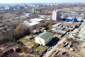 комерційна за адресою Трудова вул., 5/7