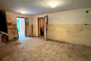 комерційна за адресою Берегова вул., 1