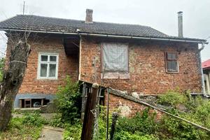 будинок за адресою смт. Розділ, Чвертьова вул., 12