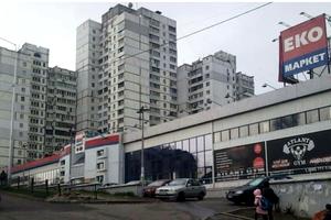 комерційна за адресою Анни Ахматової вул., 30