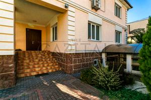 будинок за адресою с. Петропавлівська борщагівка, Вишнева, 1