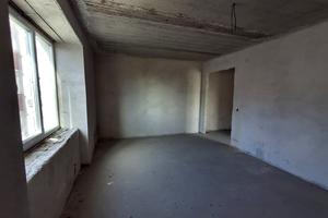 квартира за адресою Тролейбусна вул., 5
