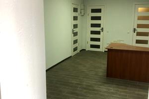 комерційна за адресою Двірська вул., 2