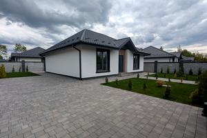 будинок за адресою Успішна, 35
