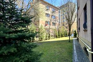 квартира за адресою Івана Карпинця вул. (), 8