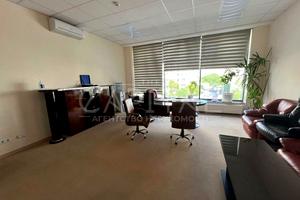 комерційна за адресою Федора Ернста вул., 3