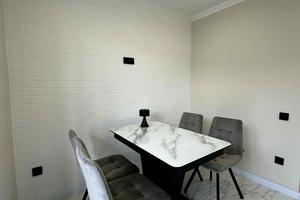 квартира за адресою Комарова, 31