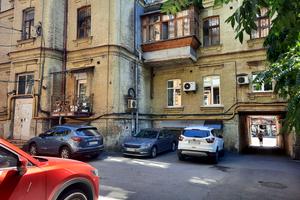 комерційна за адресою Саксаганського вул., 44