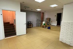 комерційна за адресою Софіївська вул., 21Б