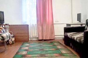 будинок за адресою Квітнева