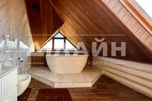дом по адресу Центральна