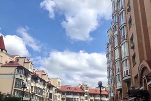 комерційна за адресою Володимира Івасюка просп. (Героїв Сталінграду), 4
