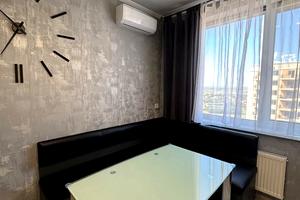 квартира за адресою Перлинна вул., 8