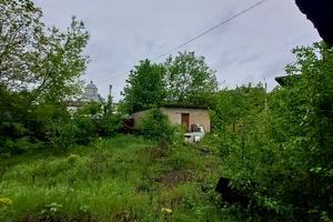 комерційна за адресою Покутська вул., 2
