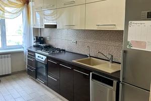 квартира за адресою Андрія Первозванного вул. (Стахурського), 14