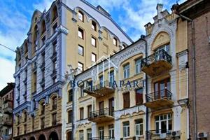 комерційна за адресою Паторжинського вул., 4