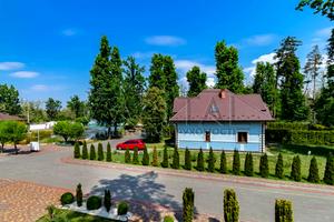 будинок за адресою Дачна