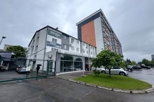 комерційна за адресою Хлібна вул., 4