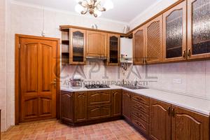 комерційна за адресою Вознесенський узвіз (Смирнова-Ласточкіна), 18