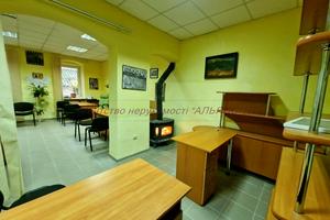 комерційна за адресою Корятовича пл., 15