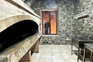 комерційна за адресою Шевченка вул., 61 з